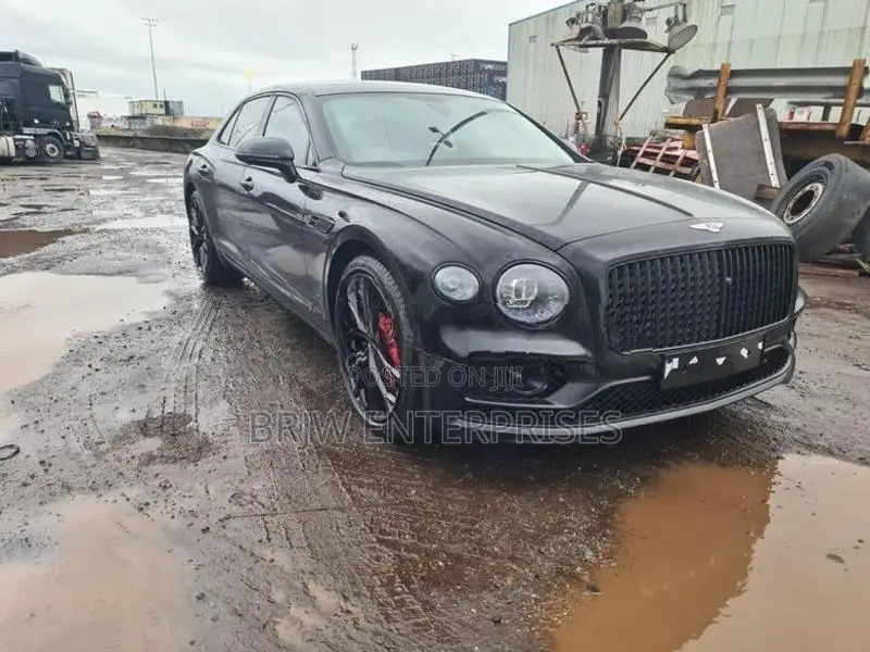 Bentley Flying Spur V8 HYBRID Brand New 2026