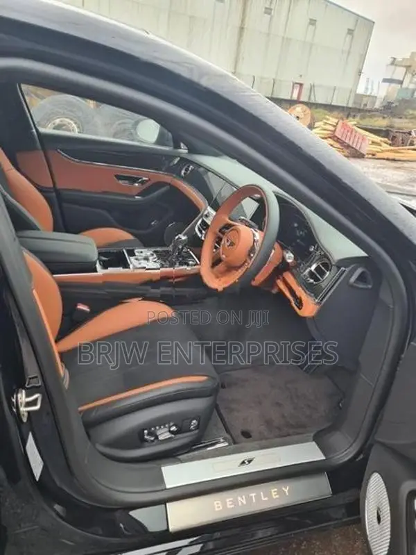 Bentley Flying Spur V8 HYBRID Brand New 2026