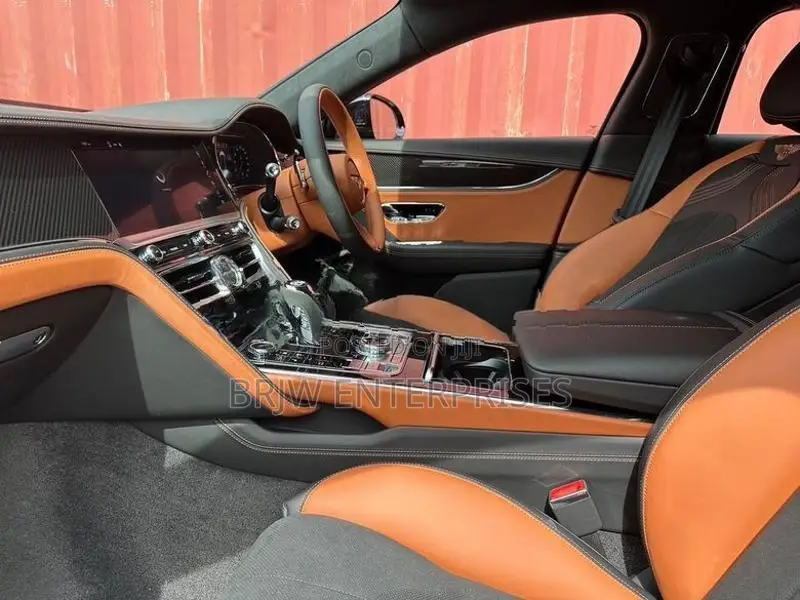 Bentley Flying Spur V8 HYBRID Brand New 2026