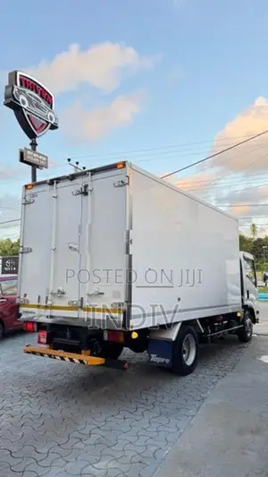 Isuzu Elf 2019