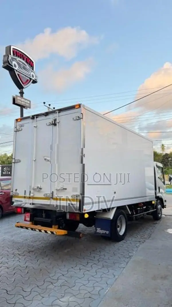 Isuzu Elf 2019