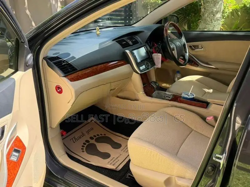 Toyota Premio G Superior 2015