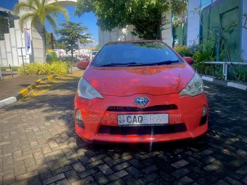 Toyota Aqua 2013