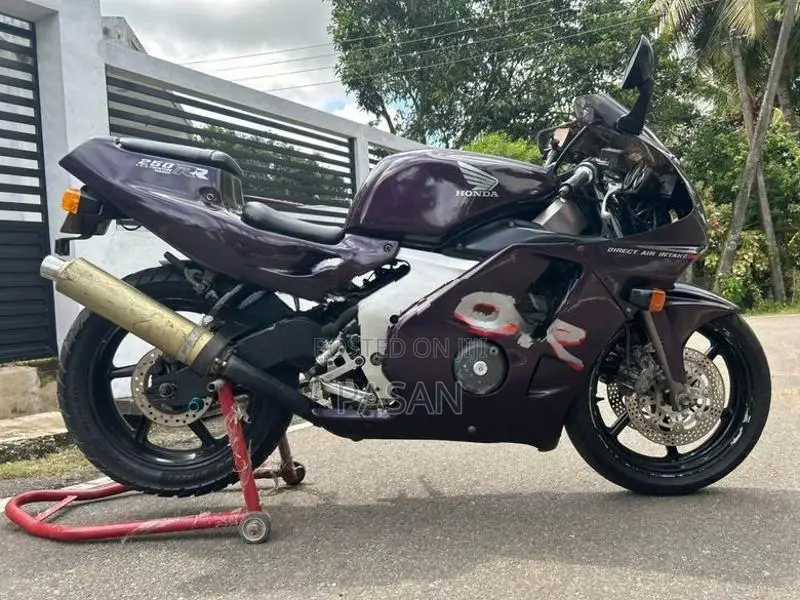 Honda CBR MC 22 2012