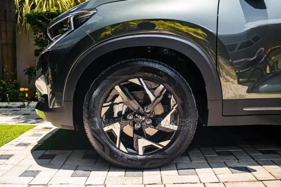 Kia Sonet GTX+ (Pewter Olive) 2026