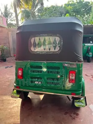 Bajaj RE 2004