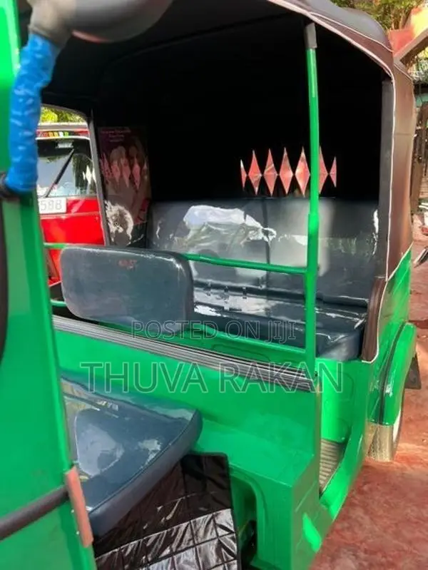 Bajaj RE 2004