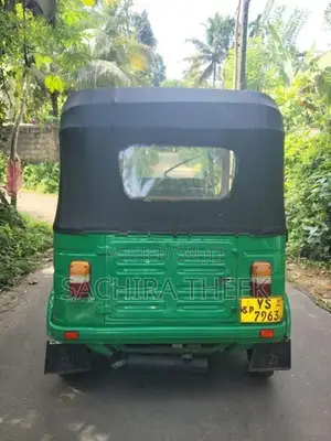 Bajaj RE 2011