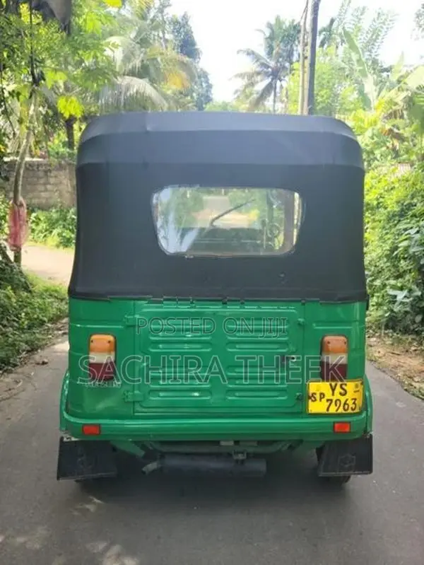 Bajaj RE 2011