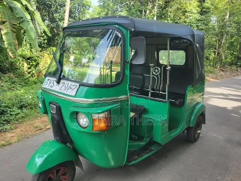 Bajaj RE 2011
