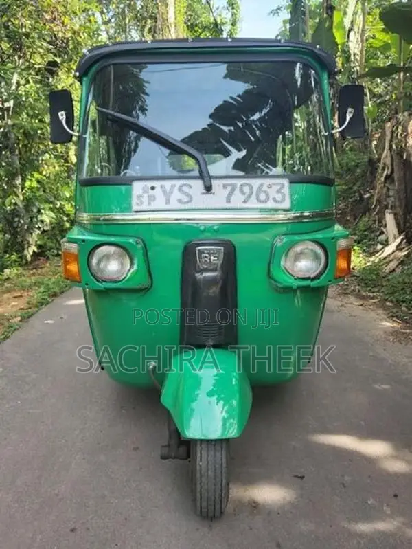 Bajaj RE 2011