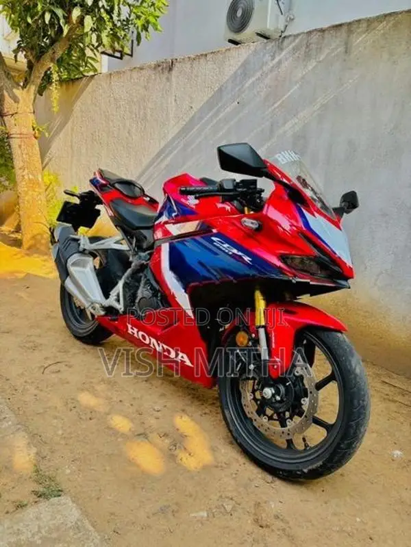 Honda CBR 250RR 2025