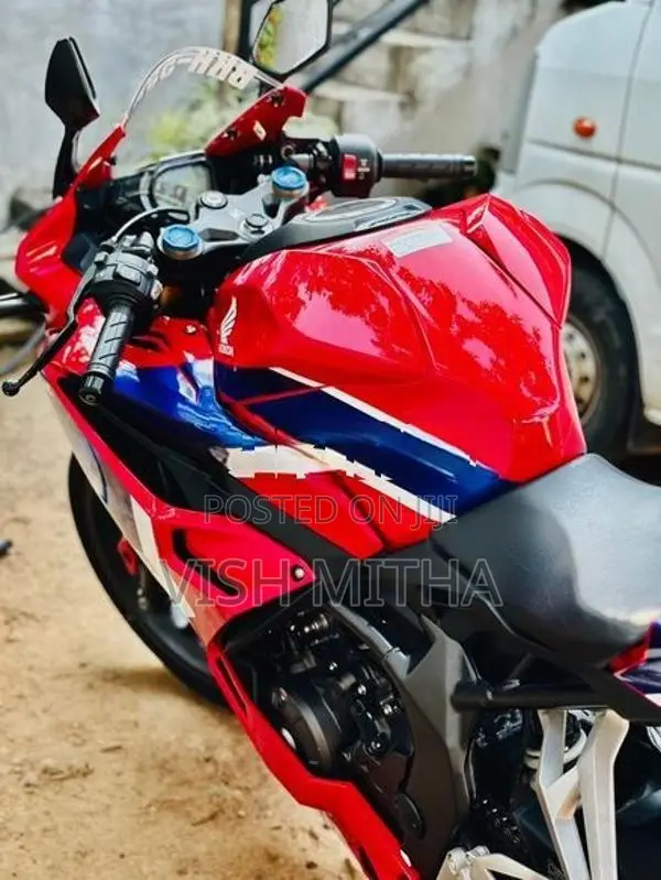 Honda CBR 250RR 2025