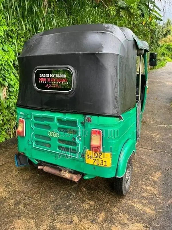 Bajaj RE 4Stroke 2010