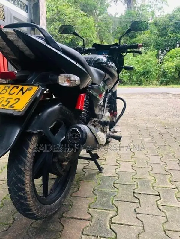 Bajaj Pulsar 150 2015