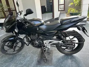 Bajaj Pulsar 180 2010