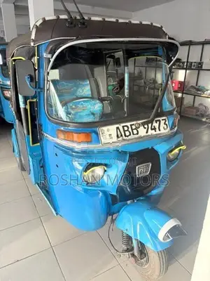 Bajaj RE 2015