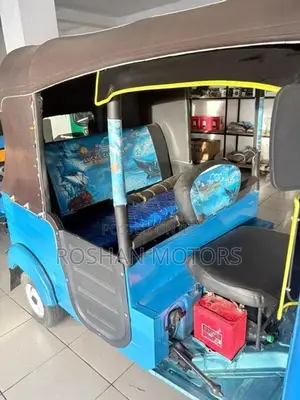 Bajaj RE 2015