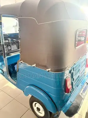 Bajaj RE 2015