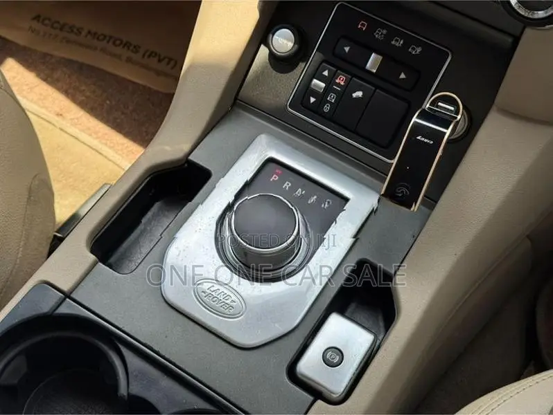 Land Rover Discovery 4 S SDV6 3L V6 2015