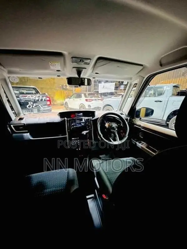 Toyota Roomy Custom G 2025