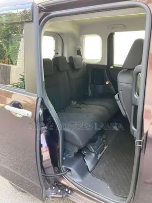 Toyota Roomy G Custom 2025