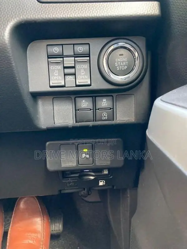 Toyota Roomy G Custom 2025