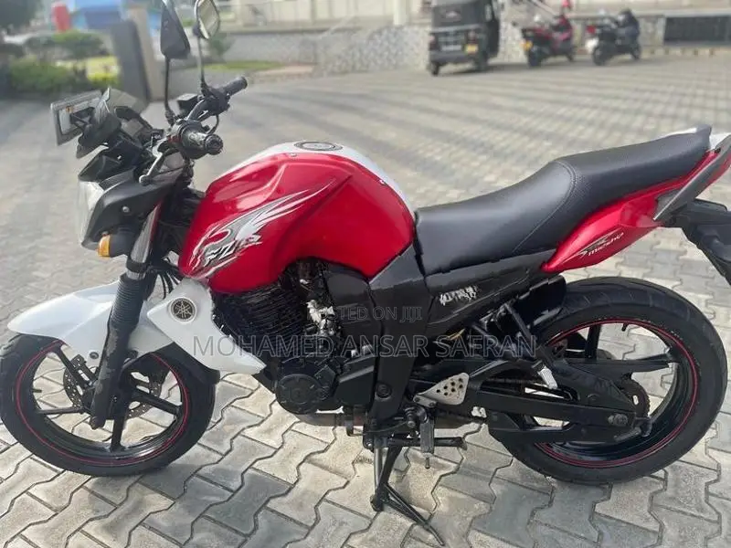 Yamaha FZ S 2012