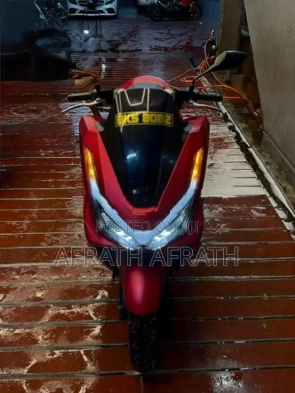 Honda PCX160 Roadsync 2025