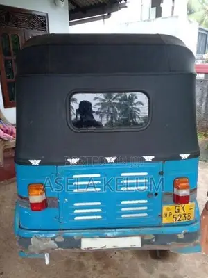 Bajaj RE 2002