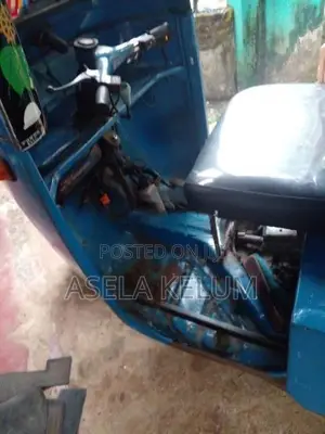 Bajaj RE 2002