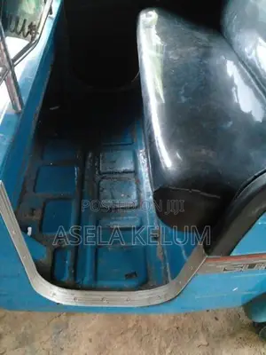 Bajaj RE 2002