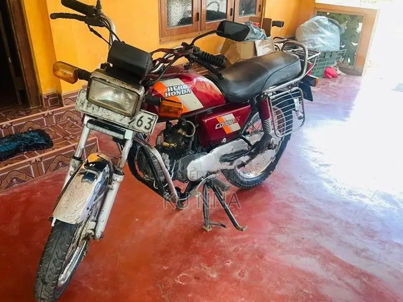 Hero CD 100 2005