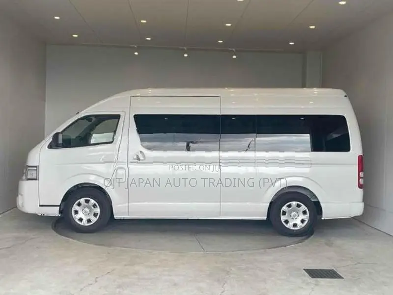 Toyota Hiace COMMUTER SUPER L GL 2026