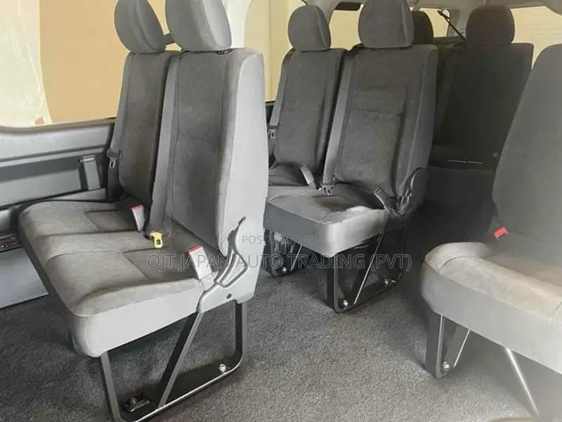 Toyota Hiace COMMUTER SUPER L GL 2026