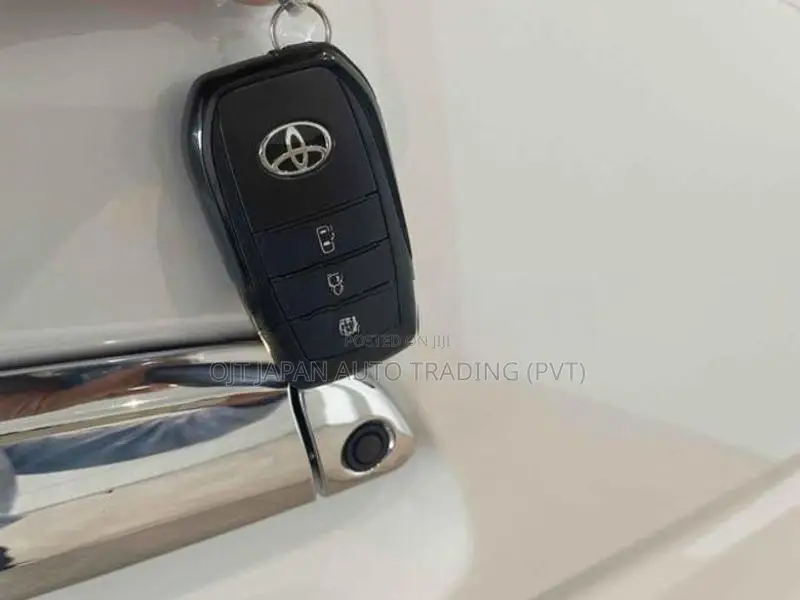 Toyota Hiace COMMUTER SUPER L GL 2026