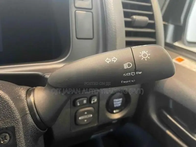 Toyota Hiace COMMUTER SUPER L GL 2026