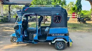 Bajaj RE 2017