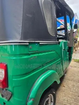 Bajaj RE 4 Stoke 2025