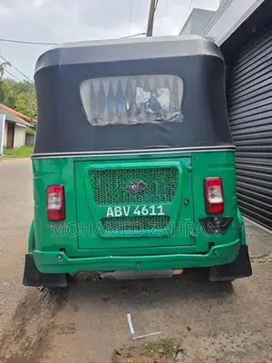 Bajaj RE 4 Stoke 2025