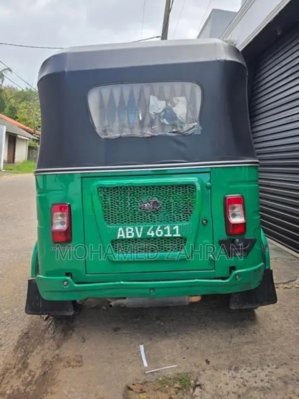 Bajaj RE 4 Stoke 2025