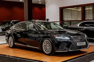 Lexus LS500h Executive Lounge 2023