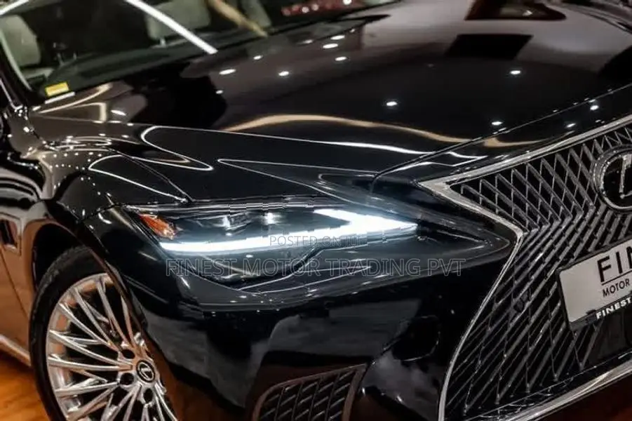 Lexus LS500h Executive Lounge 2023