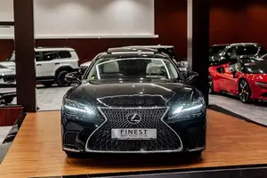 Lexus LS500h Executive Lounge 2023