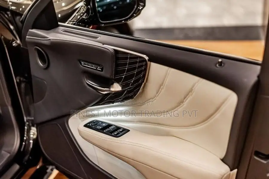 Lexus LS500h Executive Lounge 2023