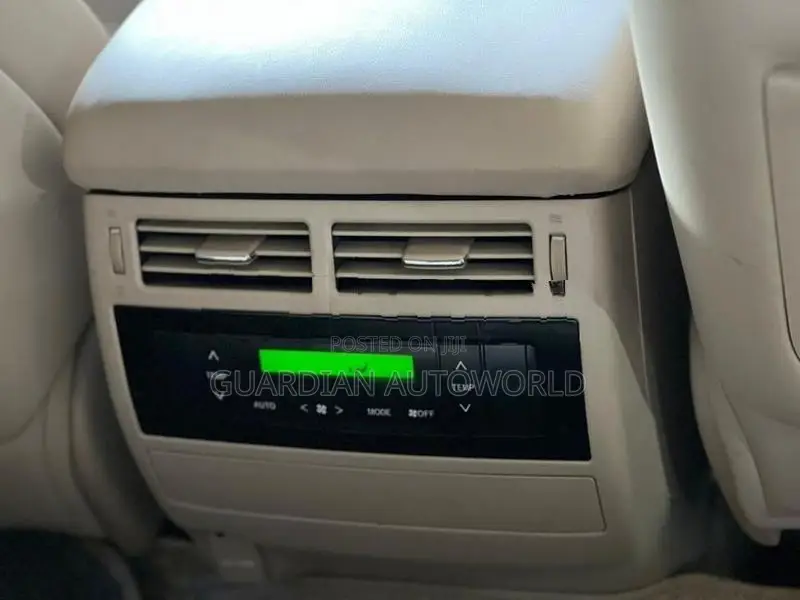 Toyota Land Cruiser 2013
