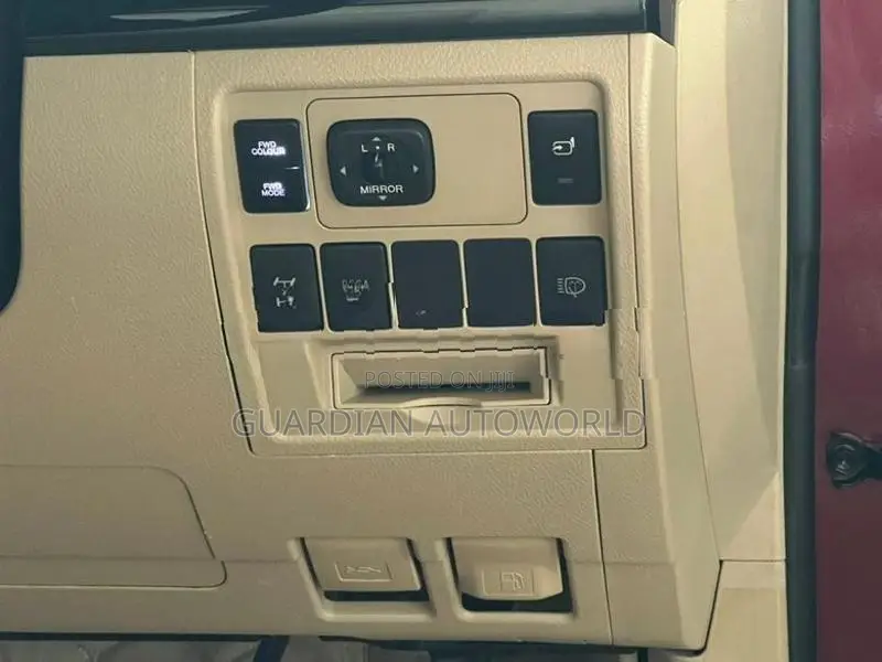 Toyota Land Cruiser 2013