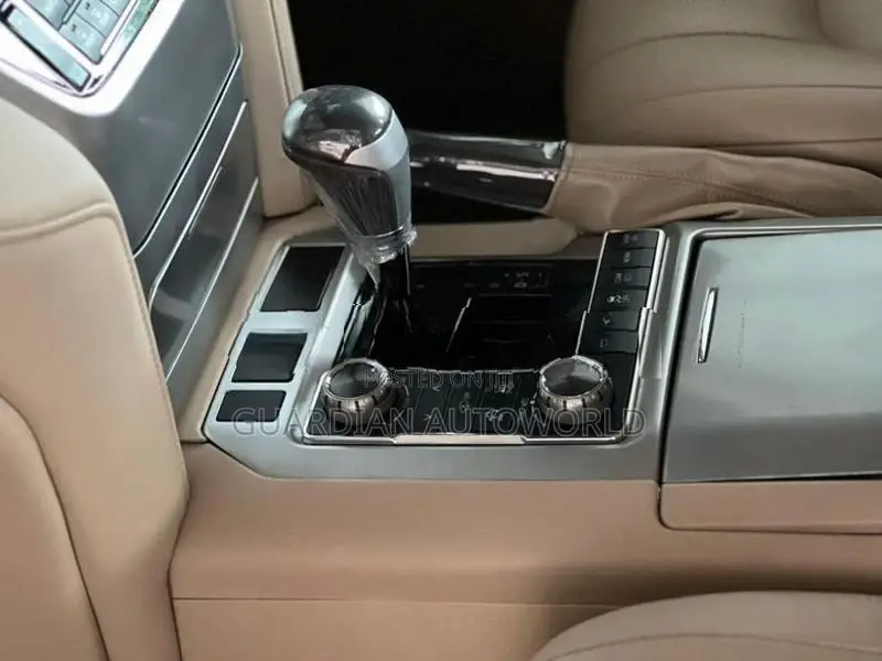 Toyota Land Cruiser 2013