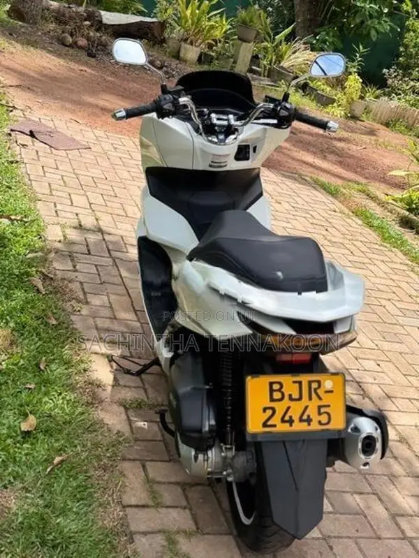 Honda PCX 2024