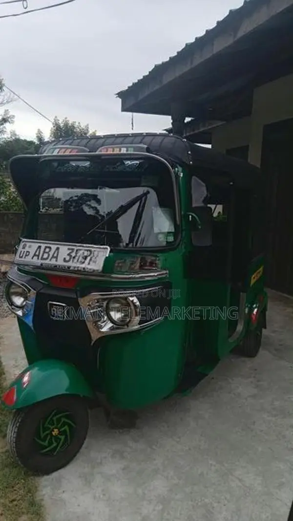 Bajaj RE 2015